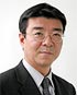 山田 育穂 氏