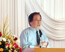 山口　勉 氏